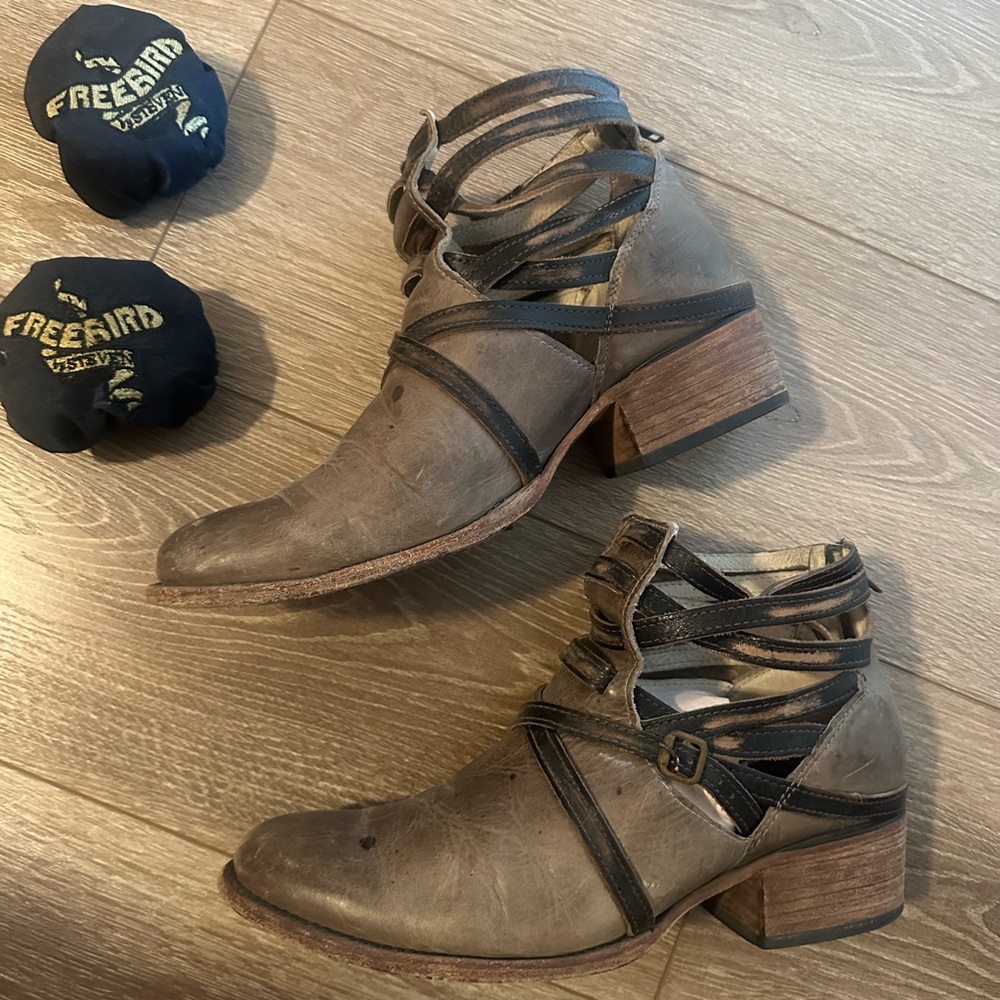 Freebird STAIR Women's Brown Ankle Boots